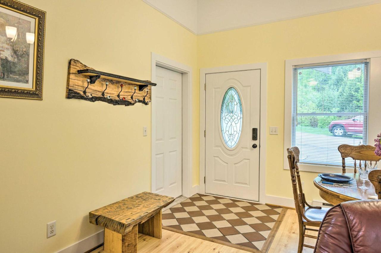Charming Retreat Near Downtown Frankfort And Beaches Exteriör bild