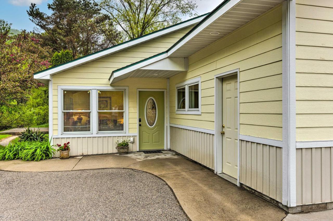 Charming Retreat Near Downtown Frankfort And Beaches Exteriör bild