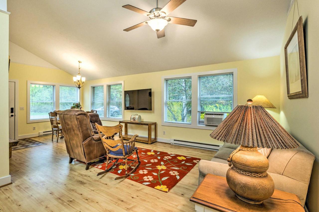 Charming Retreat Near Downtown Frankfort And Beaches Exteriör bild